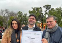 Entregaron certificado a Villa Tulumba que la nomina entre las 8 mejores del mundo