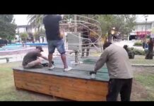 Árbol de Navidad en Plaza Sarmiento