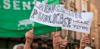 Marcha universitaria: denuncian renuncias docentes y crisis en hospitales públicos