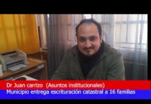 Municipio entrega escrituración catastral a 16 familias